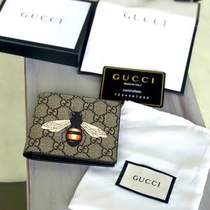 GUCCI Bee Print GG Supreme Wallet (New)